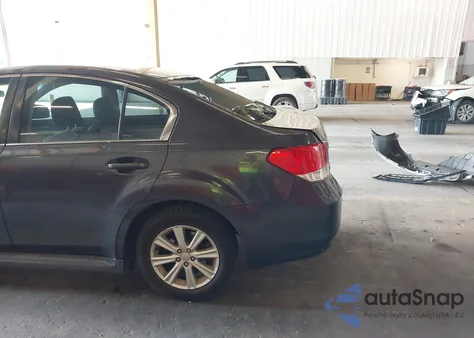 2012 Subaru Legacy 2.5I из США, поврежденный, VIN 4S3BMAA61C1013277